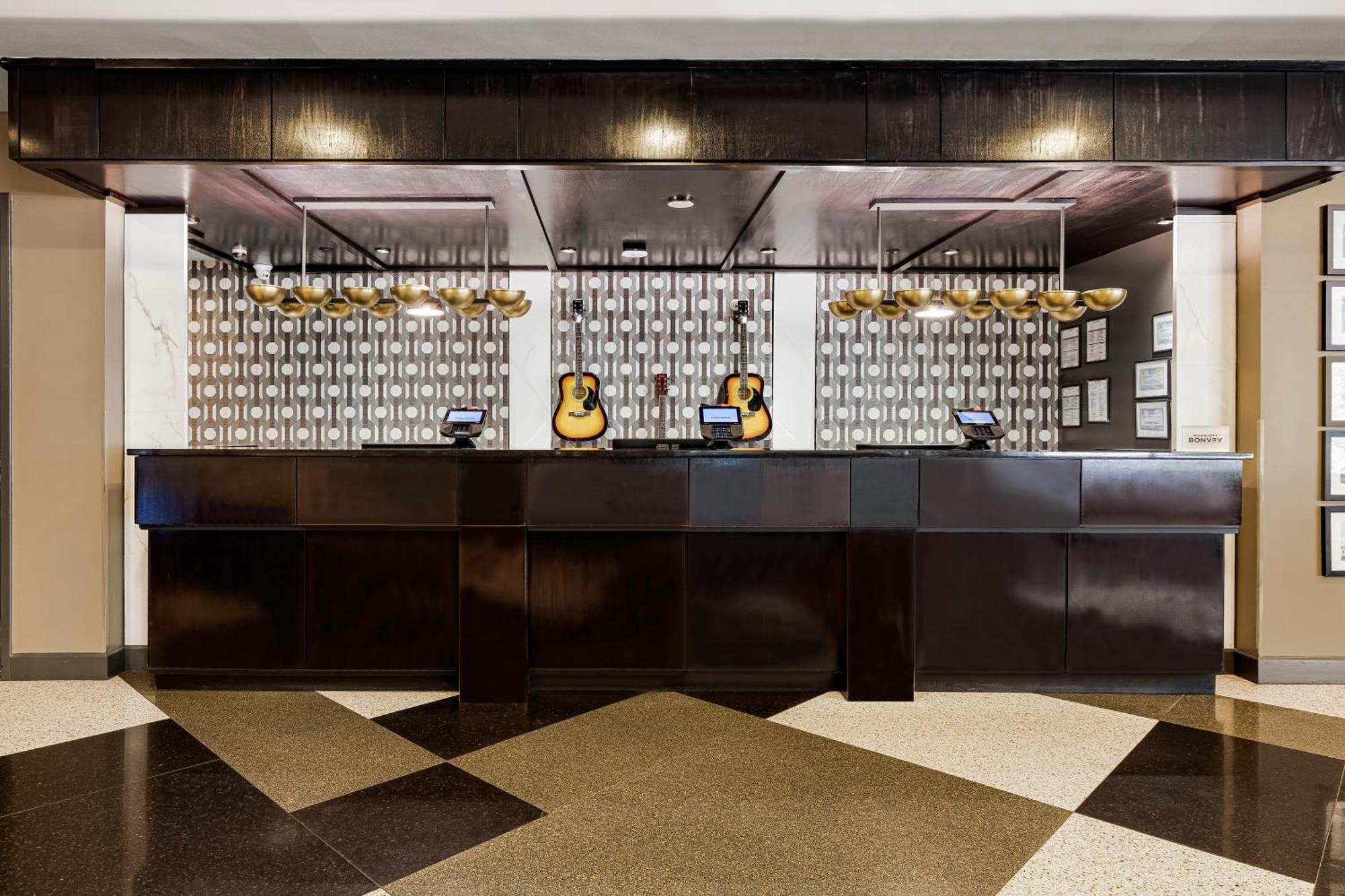 Hotel Preston Airport 3*
